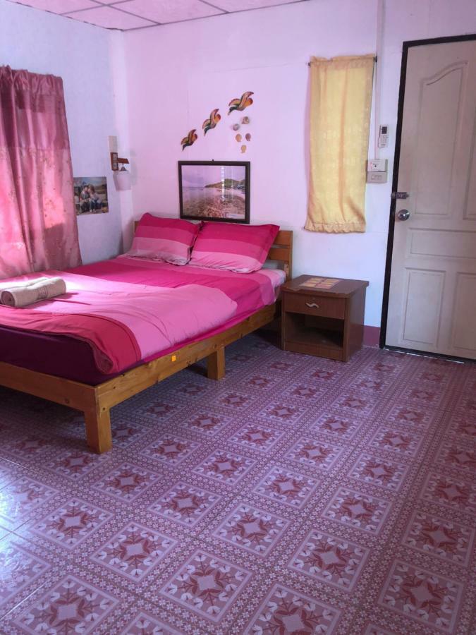 Poopreaw Koh Larn Apartment Exterior foto