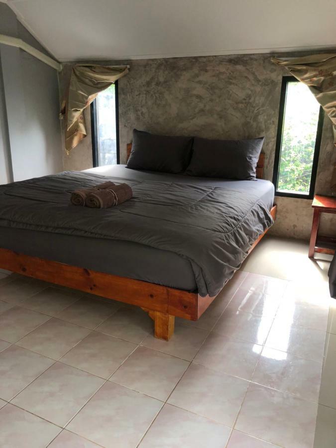 Poopreaw Koh Larn Apartment Exterior foto